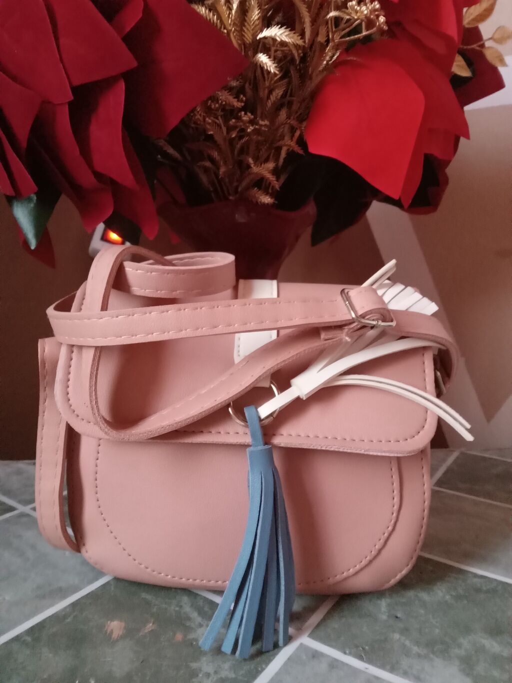 Torbe: Ženska crossbody torbica Pink Cosmo - Boja: puder roze, sa