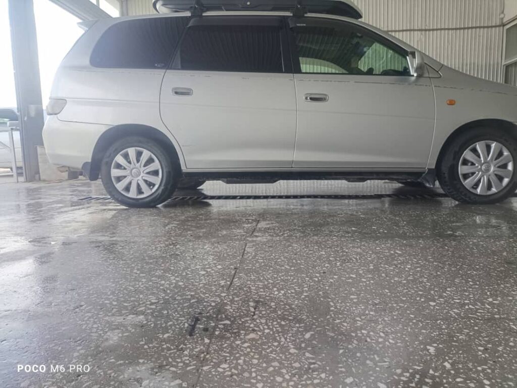 Toyota Gaia: 2003 г., 2 л, Автомат, Бензин, Минивэн: фото 2