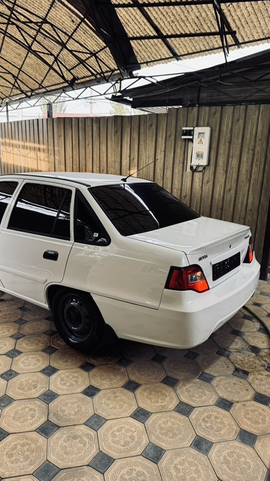 Daewoo Nexia: 2013 г., 1.5 л, Механика, Бензин, Седан: фото 2