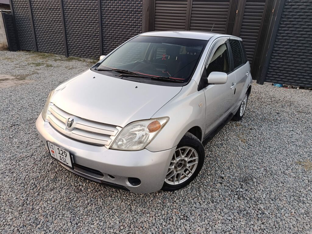 Toyota Ist: 2003 г., 1.3 л, Автомат, Бензин, Хэтчбэк: фото 3