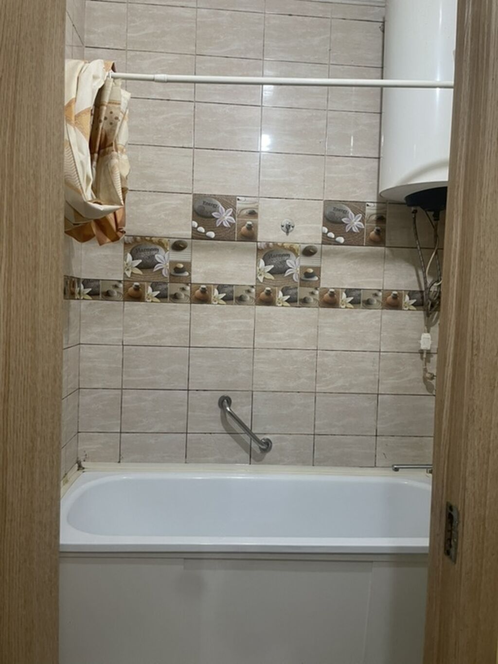 4 комнаты, 92 м², Тунгуч мкр 106 серия улучшенная, 8 этаж, Косметический ремонт: фото 4