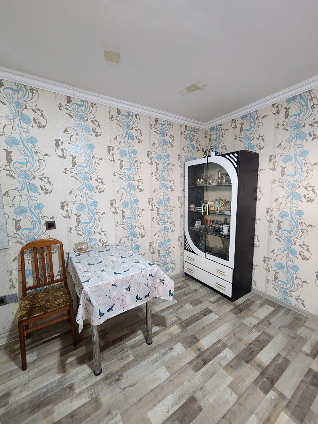 4 otaqlı, 93 kv. m, Orta təmir