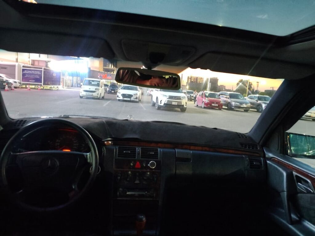 Mercedes-Benz E-Class: 1996 г., 3.2 л, Автомат, Газ, Седан: фото 5