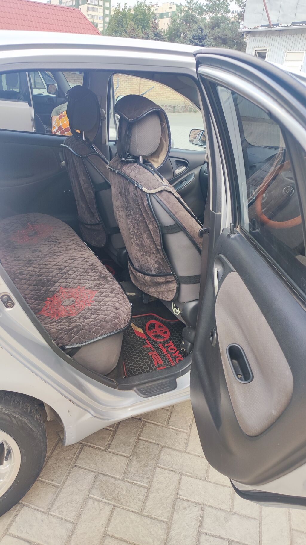 Toyota Vitz: 2003 г., 1.3 л, Автомат, Бензин, Хэтчбэк: фото 7
