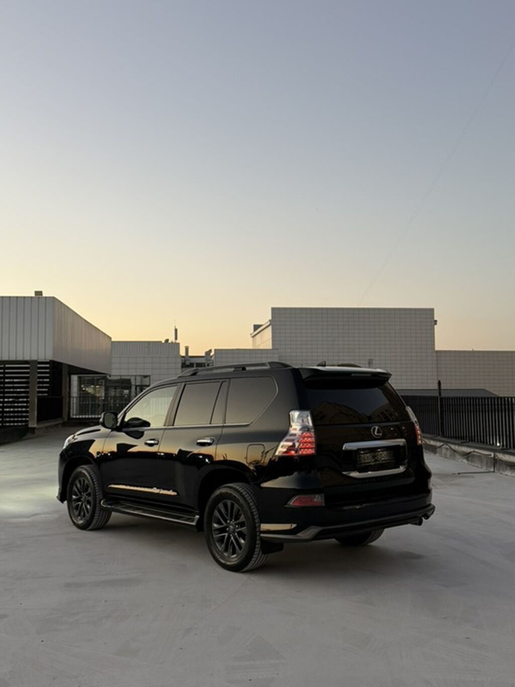 Lexus GX: 2022 г., 4.6 л, Автомат, Бензин, Внедорожник: фото 5