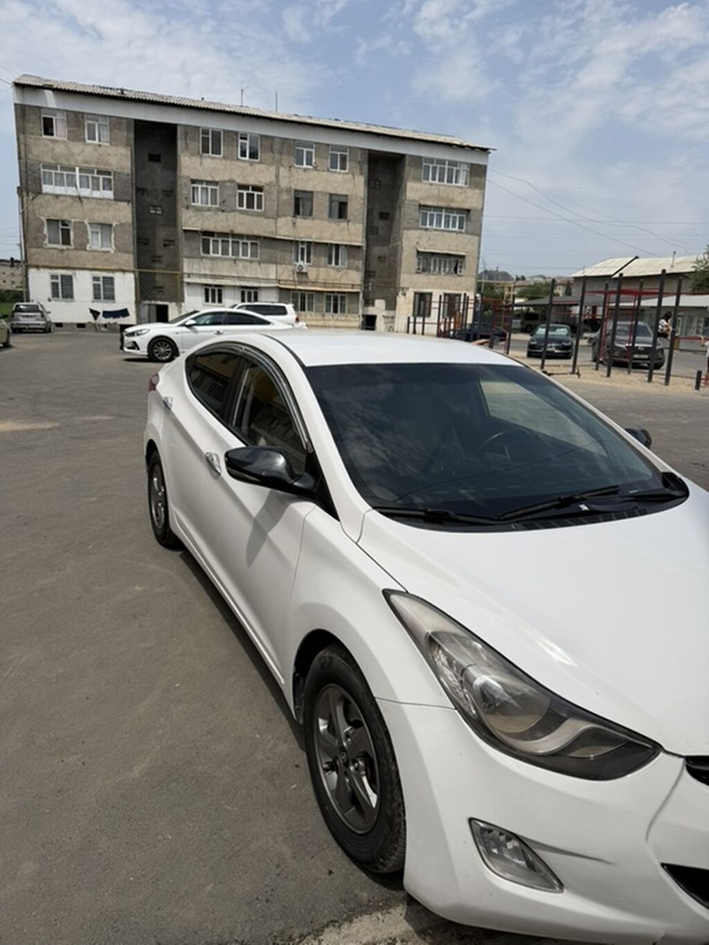Hyundai Avante: 2013 г., 1.6 л, Автомат, Бензин, Седан: фото 4