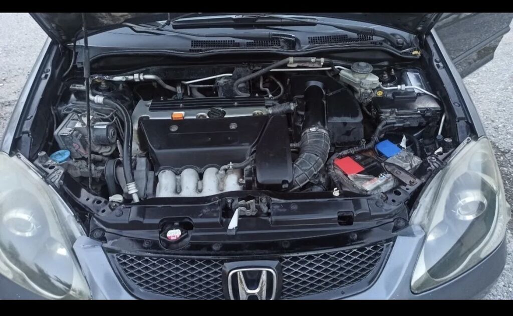 Honda Civic: 2004 г., Механика, Бензин, Хэтчбэк: фото 5