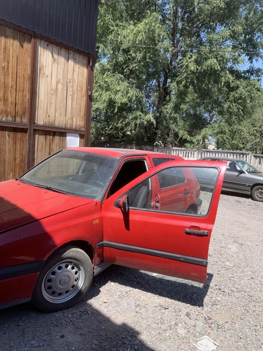 Volkswagen Golf: 1993 г., 1.8 л, Механика, Газ, Хэтчбэк: фото 2