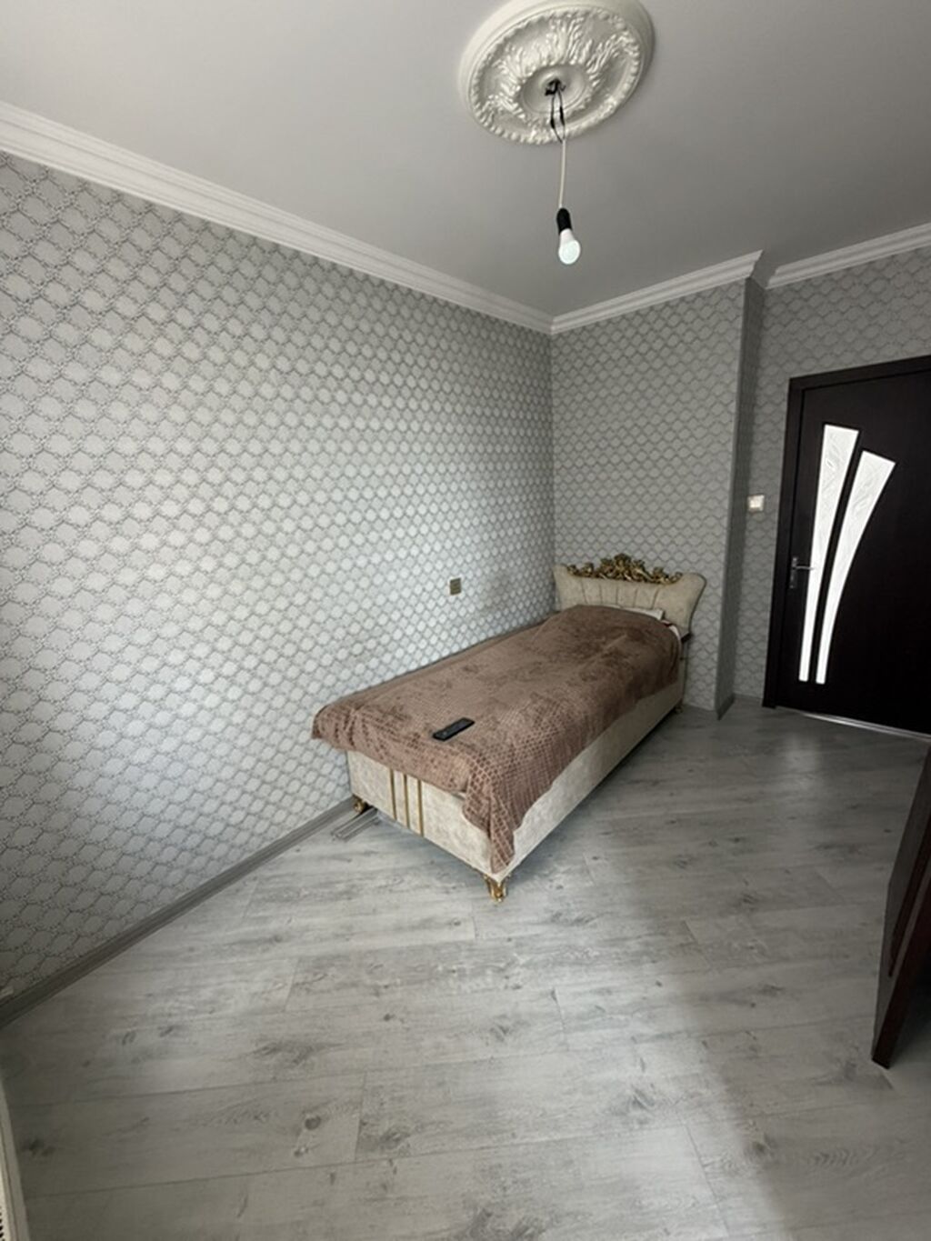 4 otaqlı mənzil – zövqlə dizayn edilmiş interyer və hazır mebel dəsti