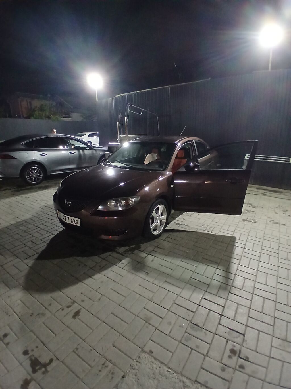 Mazda 3: 2004 г., 1.8 л, Автомат, Бензин, Седан: фото 4