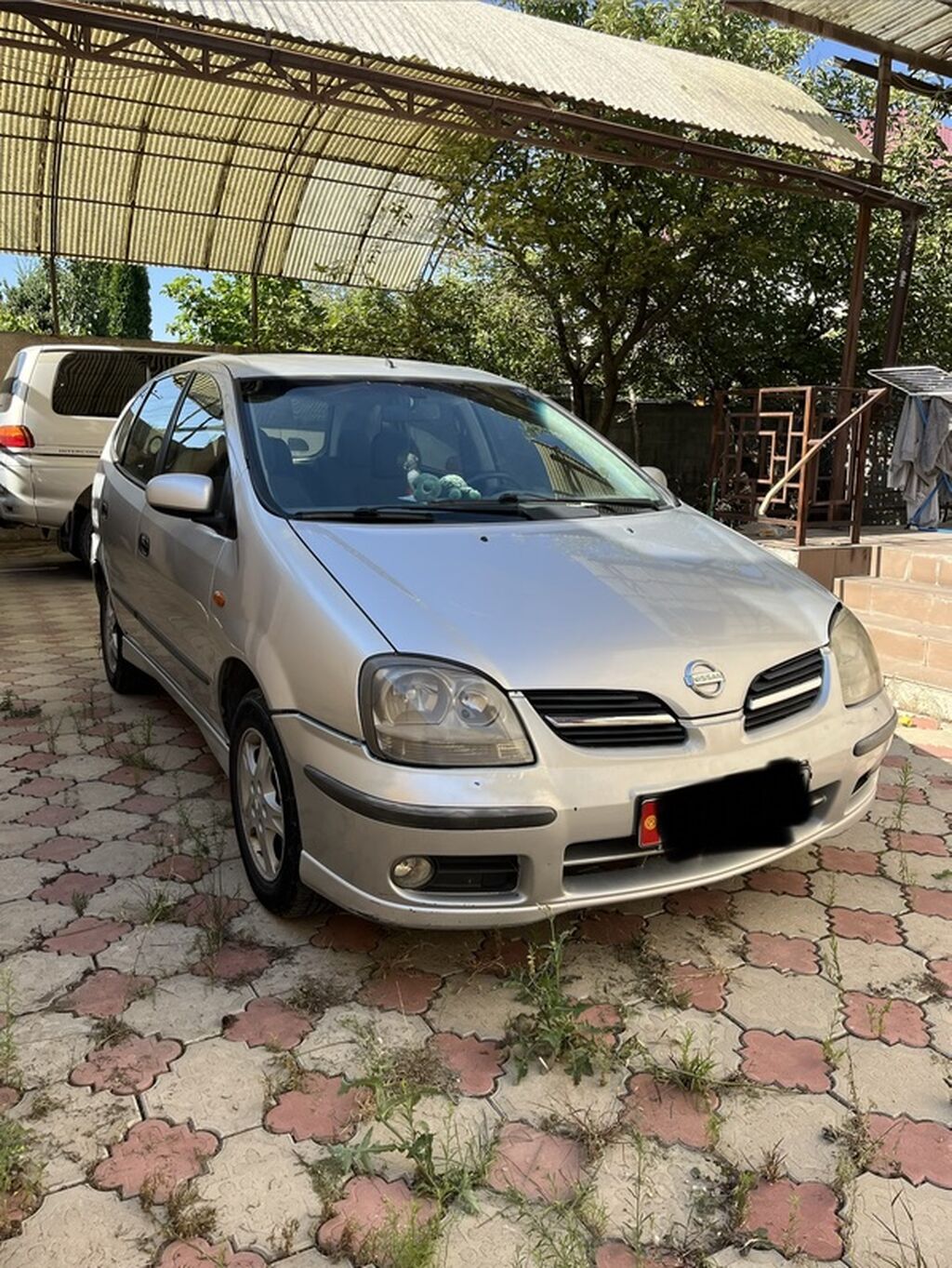 Nissan Almera Tino: 2005 г., 1.8 л, Механика, Бензин, Хэтчбэк: фото 2