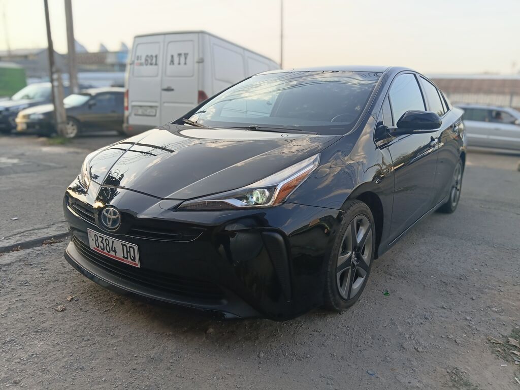 Toyota Prius: 2020 г., 1.8 л, Гибрид, Хэтчбэк: фото 1