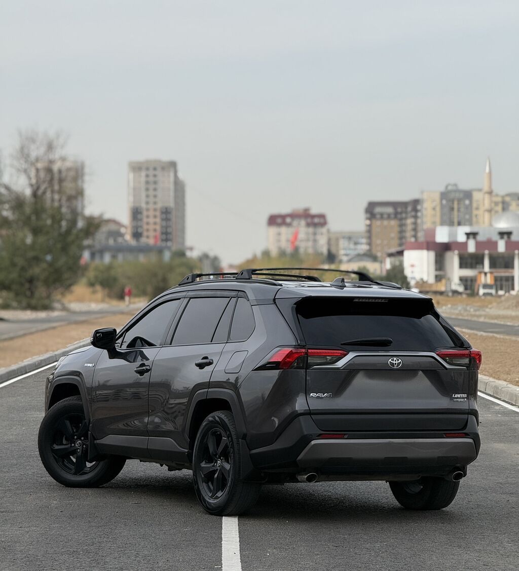 Toyota RAV4: 2019 г., 2.5 л, Автомат, Гибрид, Кроссовер: фото 4