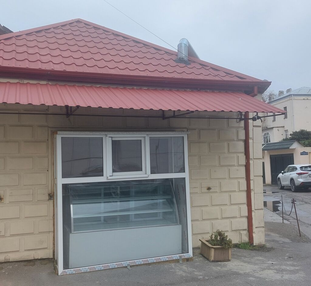 Montin 4 otaqlı, 150 kv. m, Orta təmir