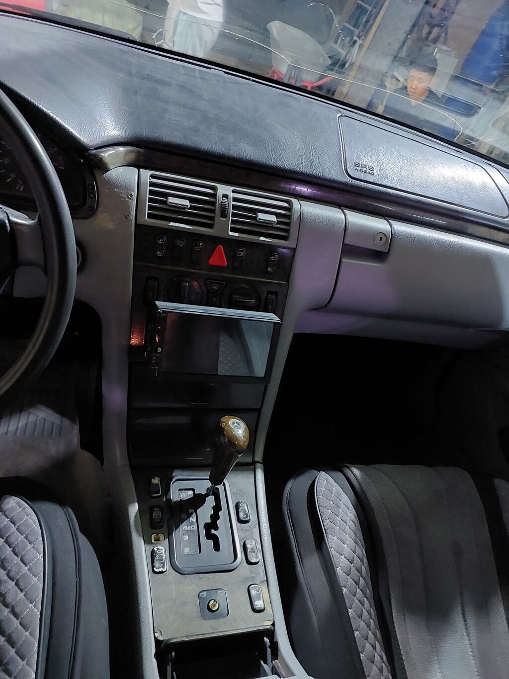 Mercedes-Benz E-Class: 1997 г., 3.2 л, Автомат, Бензин, Седан: фото 5