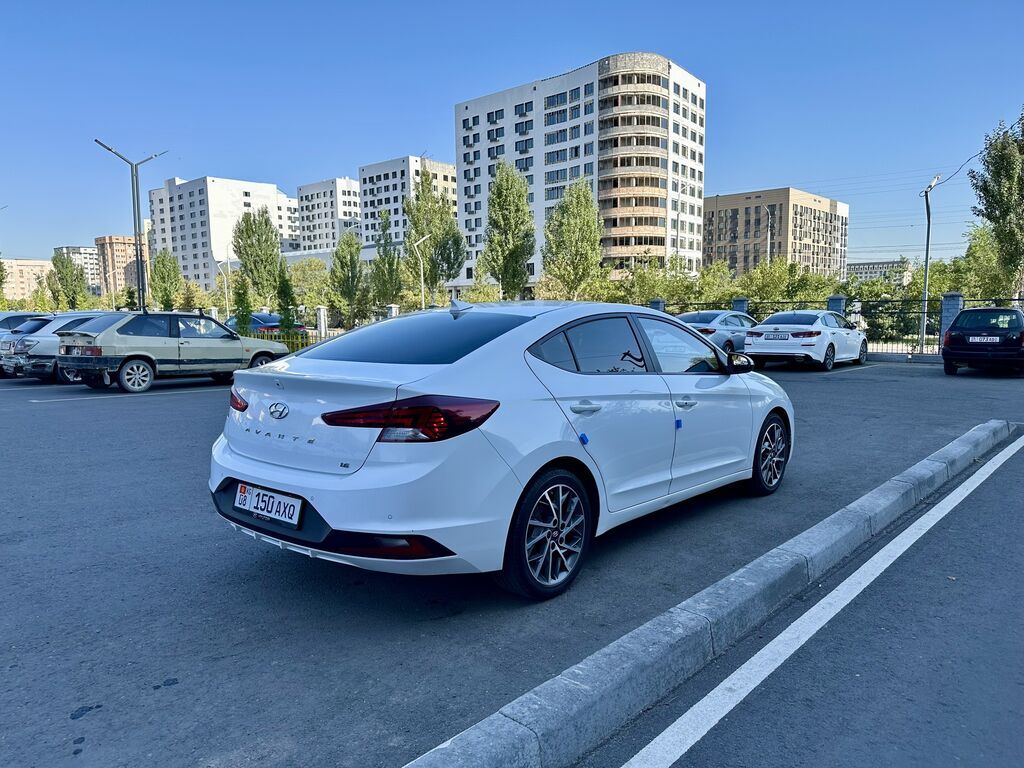 Hyundai Avante: 2019 г., 1.6 л, Автомат, Бензин, Седан: фото 2