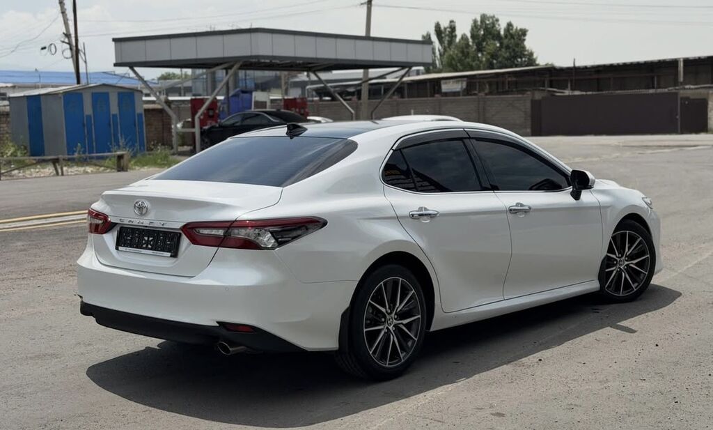 Toyota Camry: 2023 г., Автомат, Бензин, Седан: фото 3