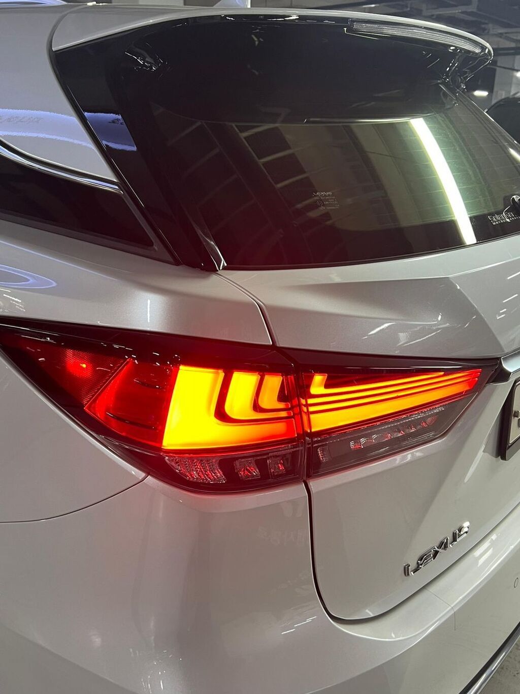 Lexus RX: 2022 г., 3.5 л, Автомат, Гибрид, Кроссовер: фото 2