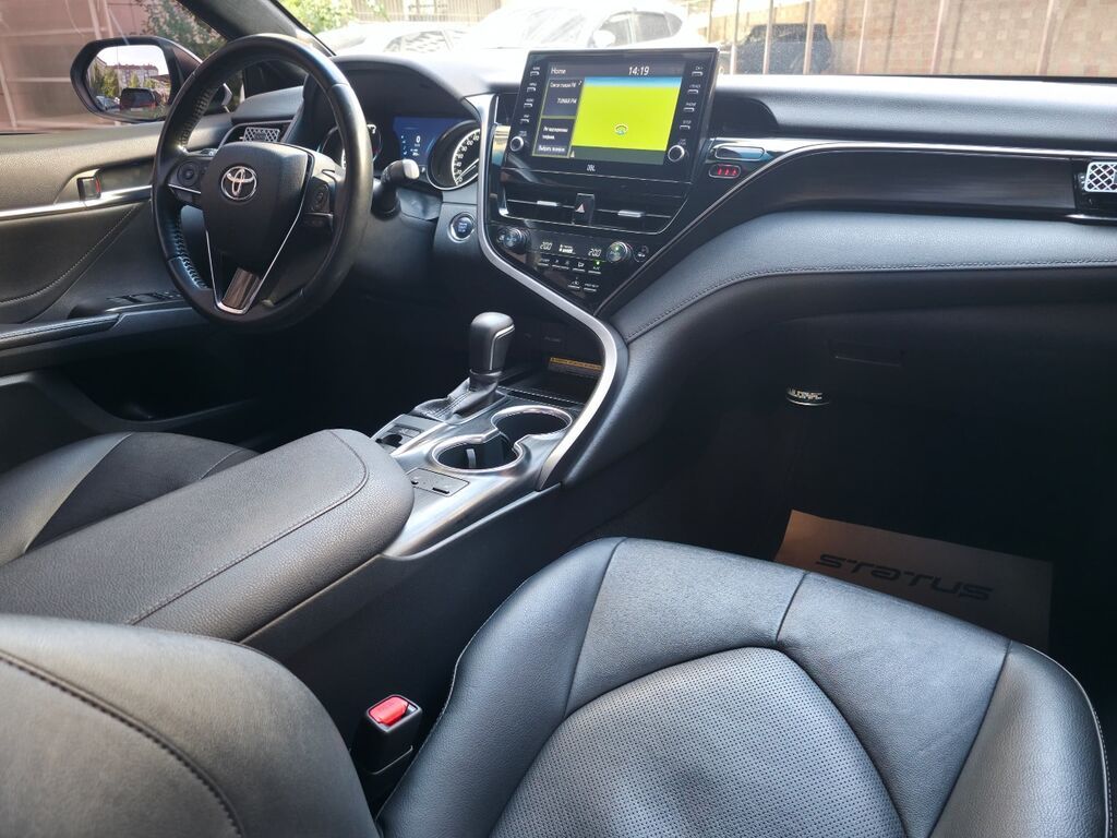 Toyota Camry: 2021 г., 2.5 л, Автомат, Бензин, Седан: фото 6