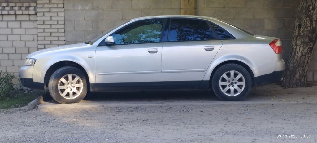 Audi A4: 2001 г., 2 л, Вариатор, Газ, Седан: фото 3