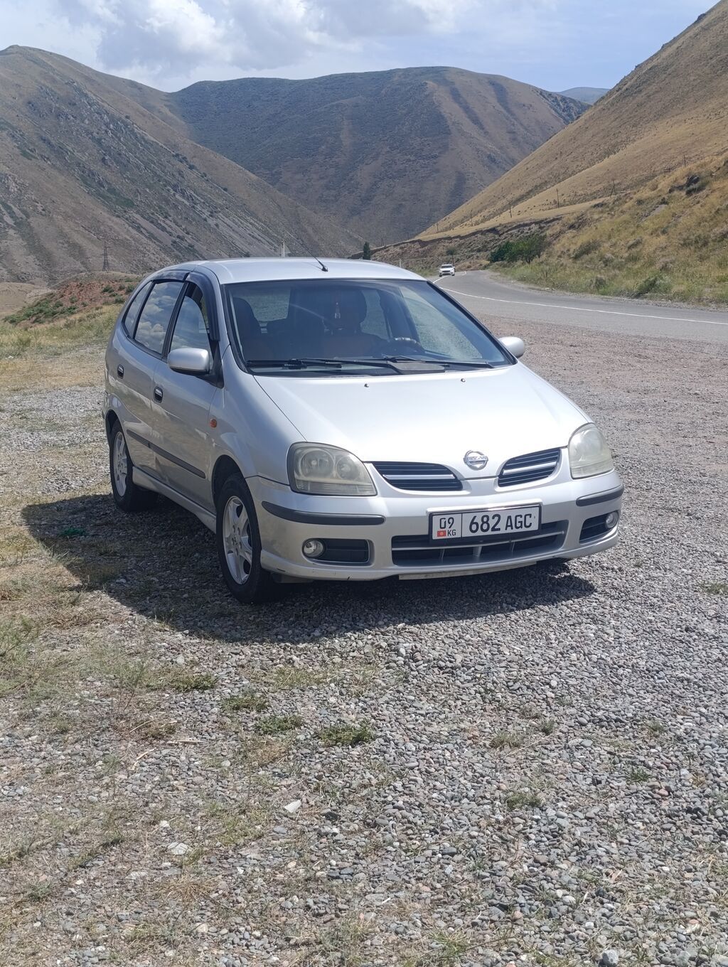 Nissan Tino: 2005 г., 1.8 л, Механика, Бензин, Минивэн: фото 2