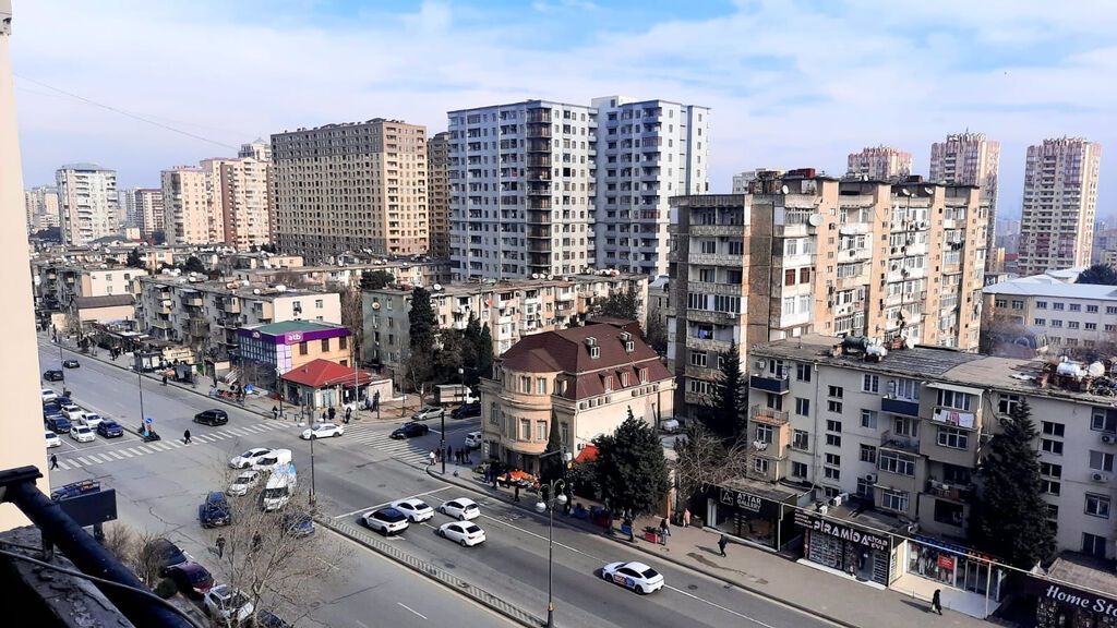 Bakı, Yasamal, 4 otaqlı, Köhnə tikili, m. İnşaatçılar, 120 kv. m