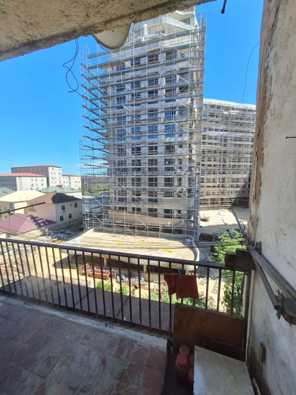 Bakı, Bakıxanov qəs., 4 otaqlı, Köhnə tikili, m. Neftçilər, 72 kv. m