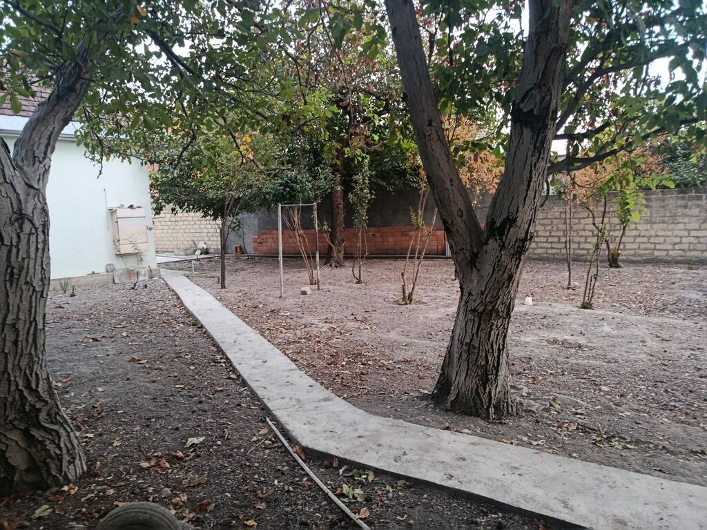 4 otaqlı, 700 kv. m, Yeni təmirli