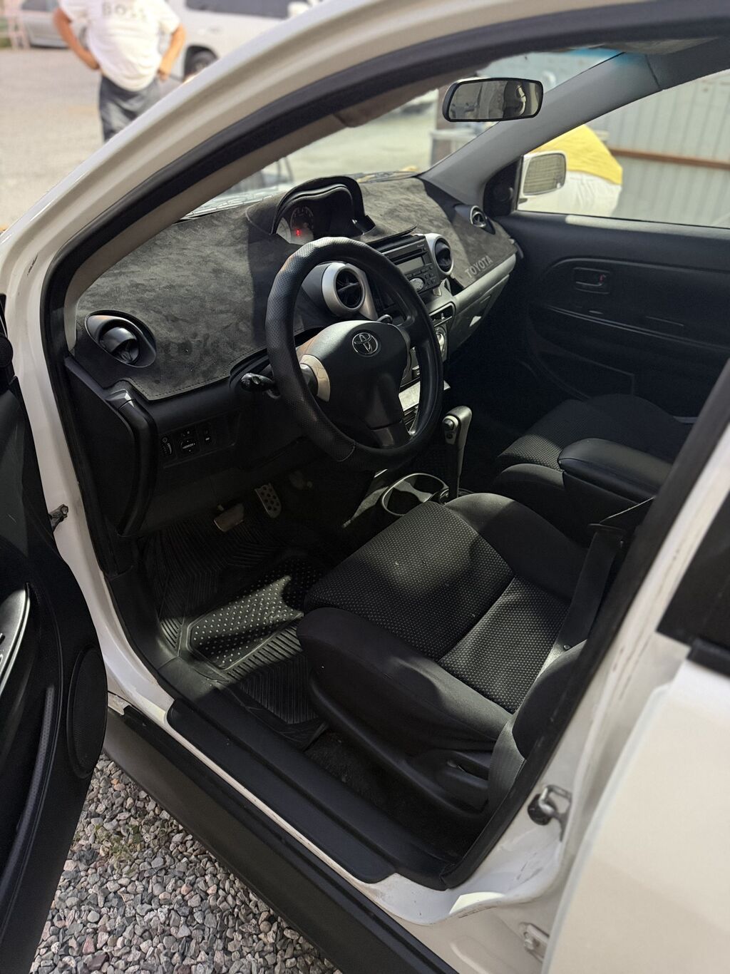 Toyota Ist: 2004 г., 1.5 л, Автомат, Бензин, Фастбек: фото 5