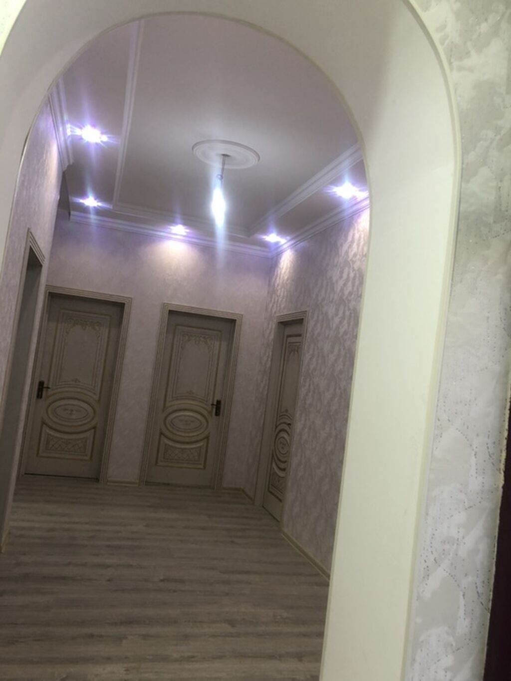 3 otaqlı, 105 kv. m, Kredit var, Yeni təmirli