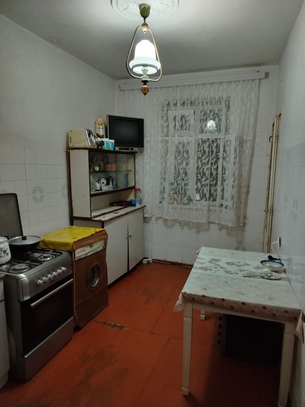 Saray, 3 otaqlı, Köhnə tikili, 67 kv. m