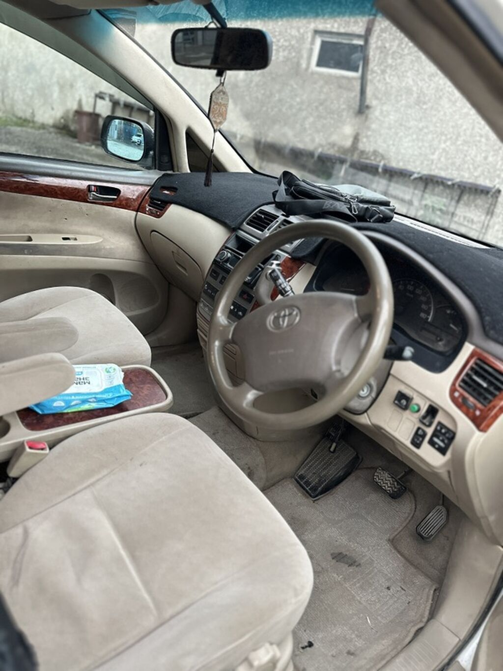 Toyota Ipsum: 2004 г., 2.4 л, Автомат, Газ, Универсал: фото 6