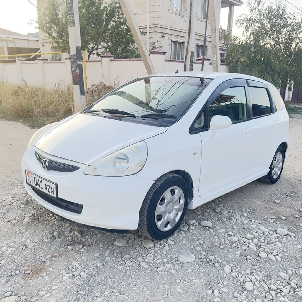 Honda Fit: 2003 г., 1.3 л, Автомат, Бензин, Хэтчбэк: фото 2