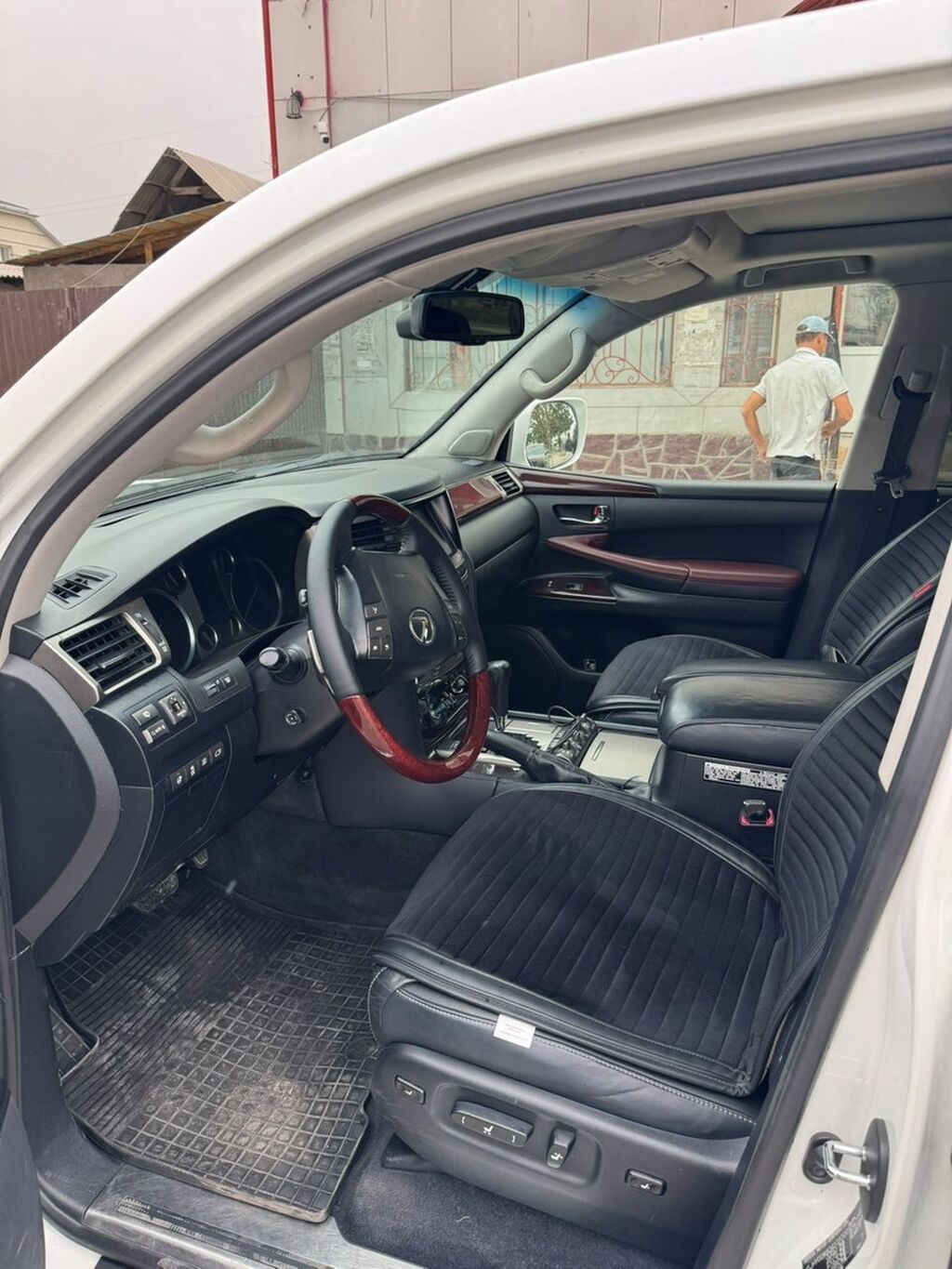 Lexus LX: 2013 г., 5.7 л, Автомат, Газ, Внедорожник: фото 5