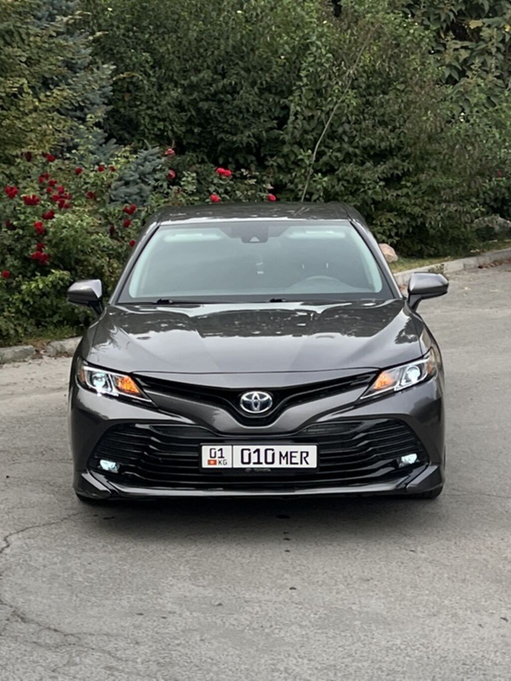 Toyota Camry: 2020 г., 2.5 л, Вариатор, Гибрид, Седан: фото 1