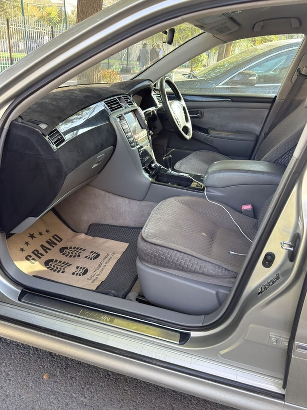 Toyota Crown: 2004 г., Автомат, Бензин, Седан: фото 5