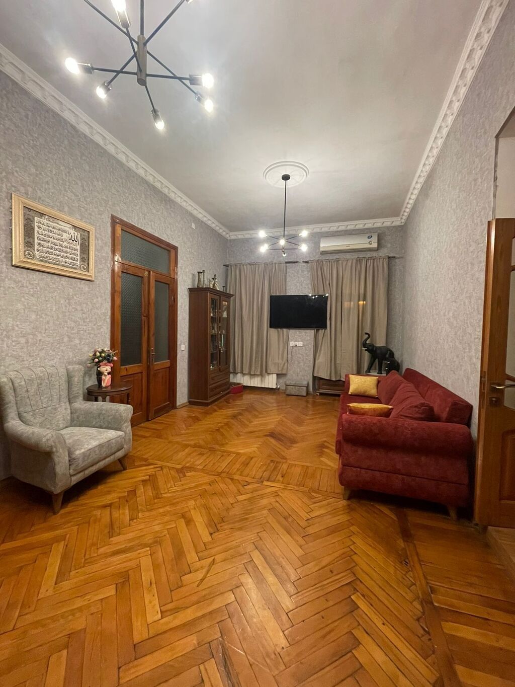 Bakı, 28 May, 4 otaqlı, Köhnə tikili, m. 28 may, 130 kv. m