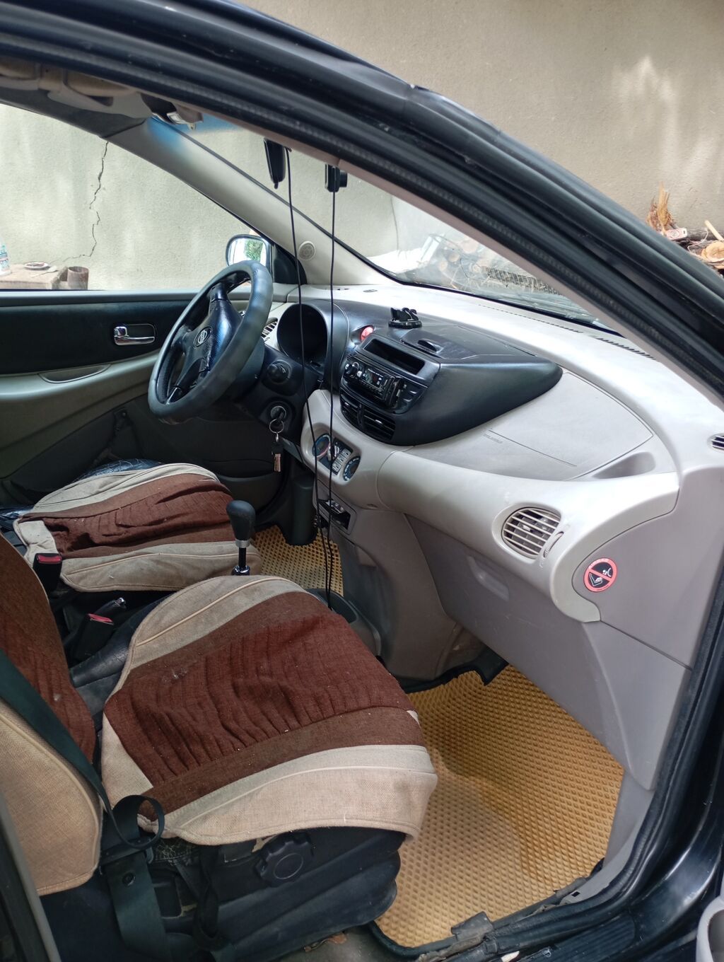 Nissan Almera Tino: 2002 г., 1.8 л, Механика, Бензин, Универсал: фото 8