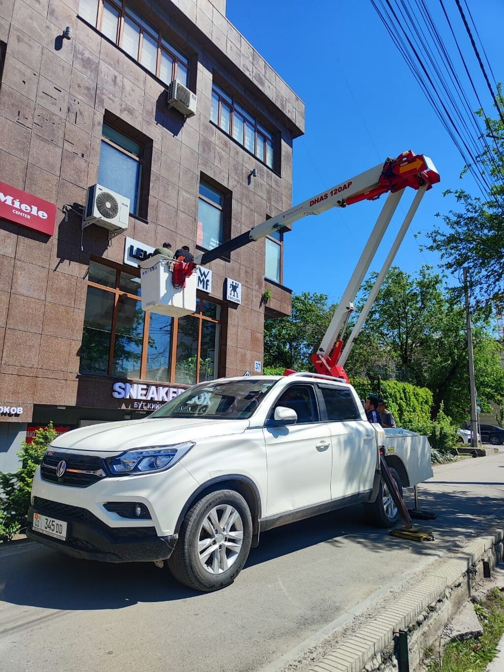 Автовышка на базе пикапа / компактный коленчатый подъемник: фото 3