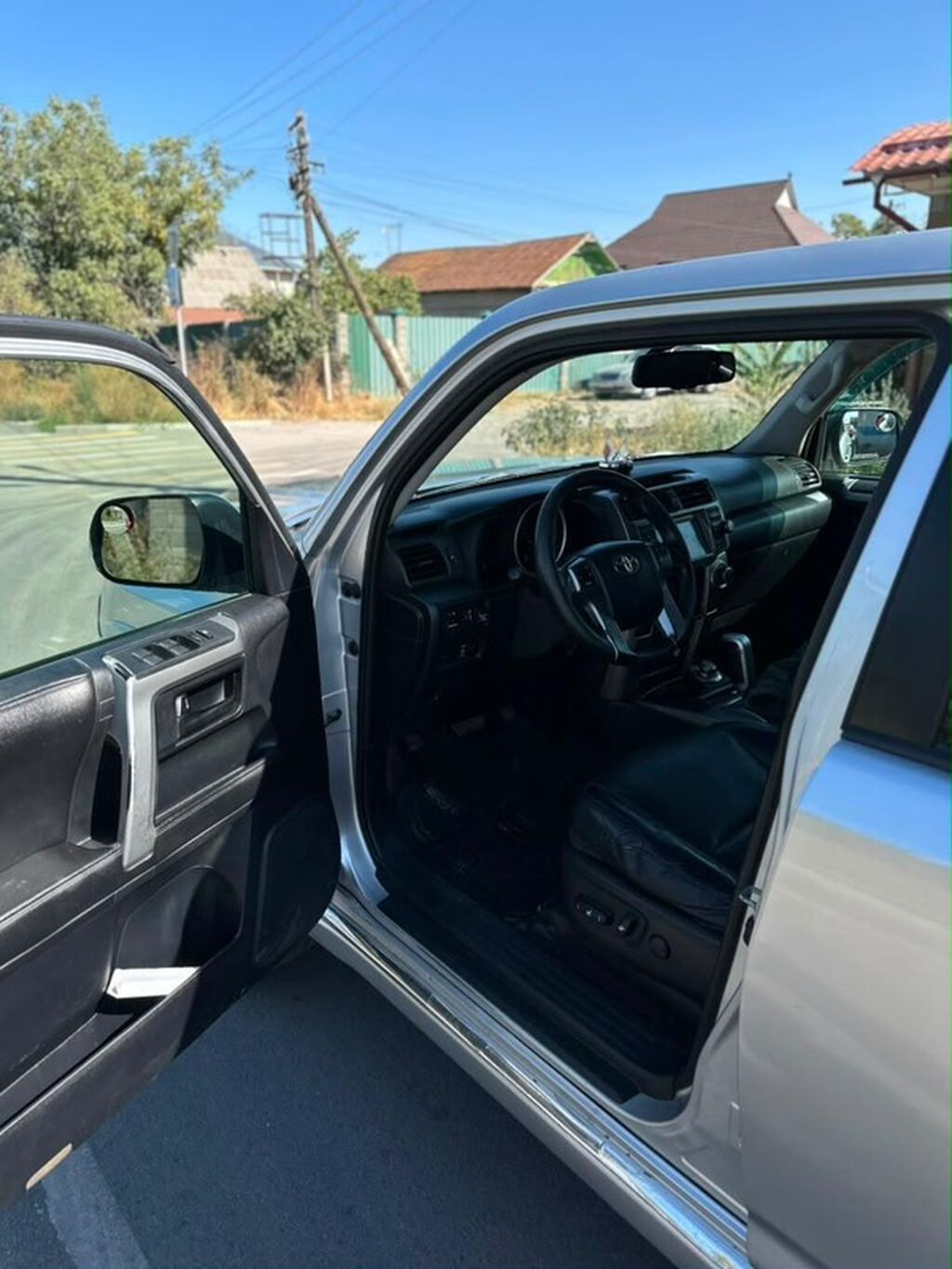 Toyota 4Runner: 2010 г., 4 л, Автомат, Бензин, Внедорожник: фото 8