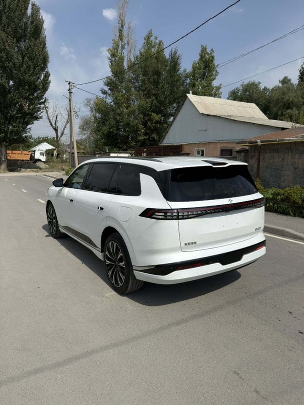 Lixiang L7: 2026 г., 1.5 л, Автомат, Электромобиль, Кроссовер: фото 2