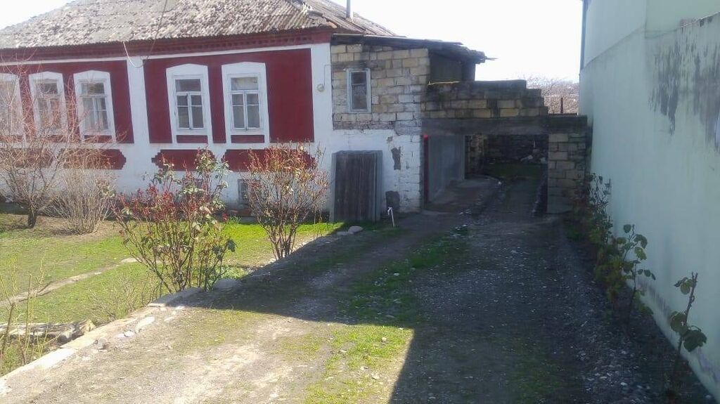 4 otaqlı, 182 kv. m, Kredit yoxdur, Orta təmir
