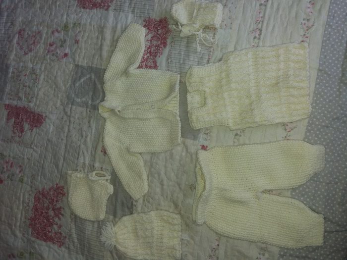 Dečije jakne i kaputi: Odelce za bebu od 0-3 meseca ispleteno od prave vunice na lalafo.rs Odelce za bebu od 0-3 meseca ispleteno od prave vunice - Novi Sad
