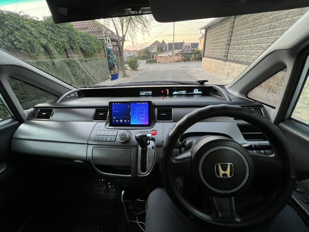 Honda Stepwgn: 2008 г., 2 л, Автомат, Бензин, Минивэн: фото 7