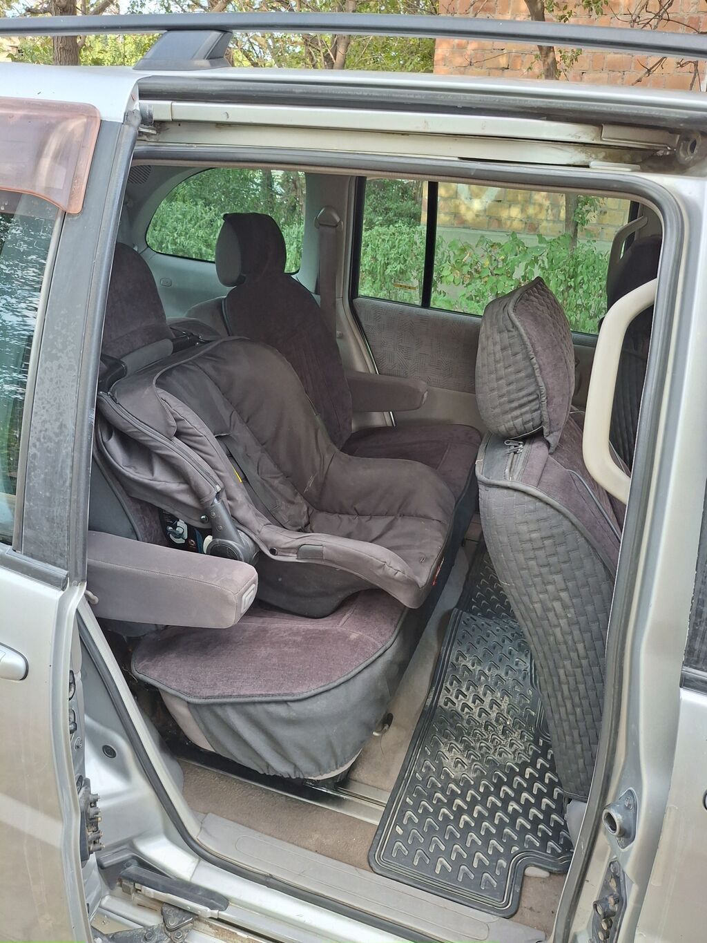 Nissan Liberty: 2000 г., 2 л, Автомат, Бензин, Минивэн: фото 5