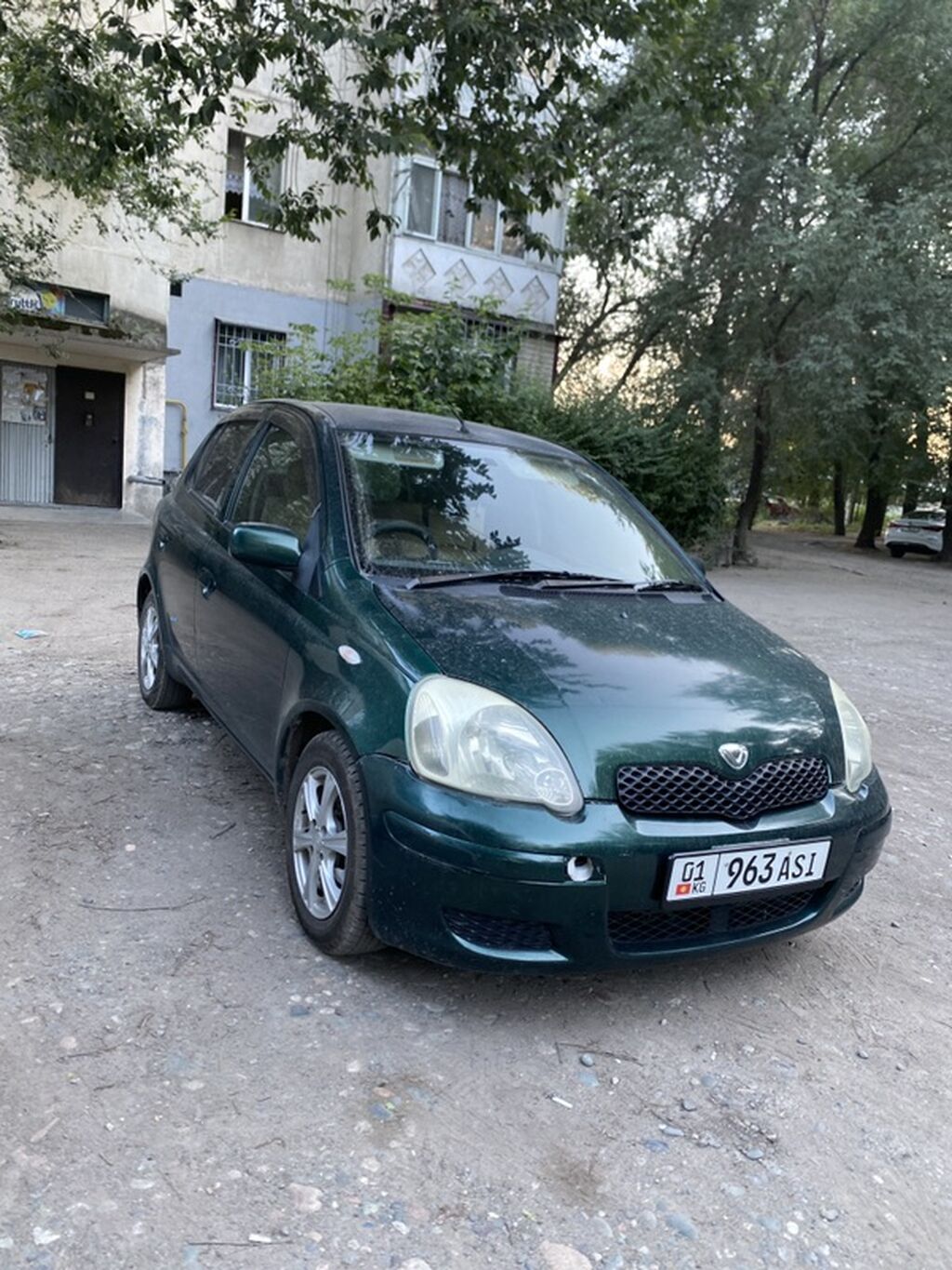 Toyota Vitz: 2002 г., 1 л, Автомат, Бензин, Хэтчбэк: фото 2
