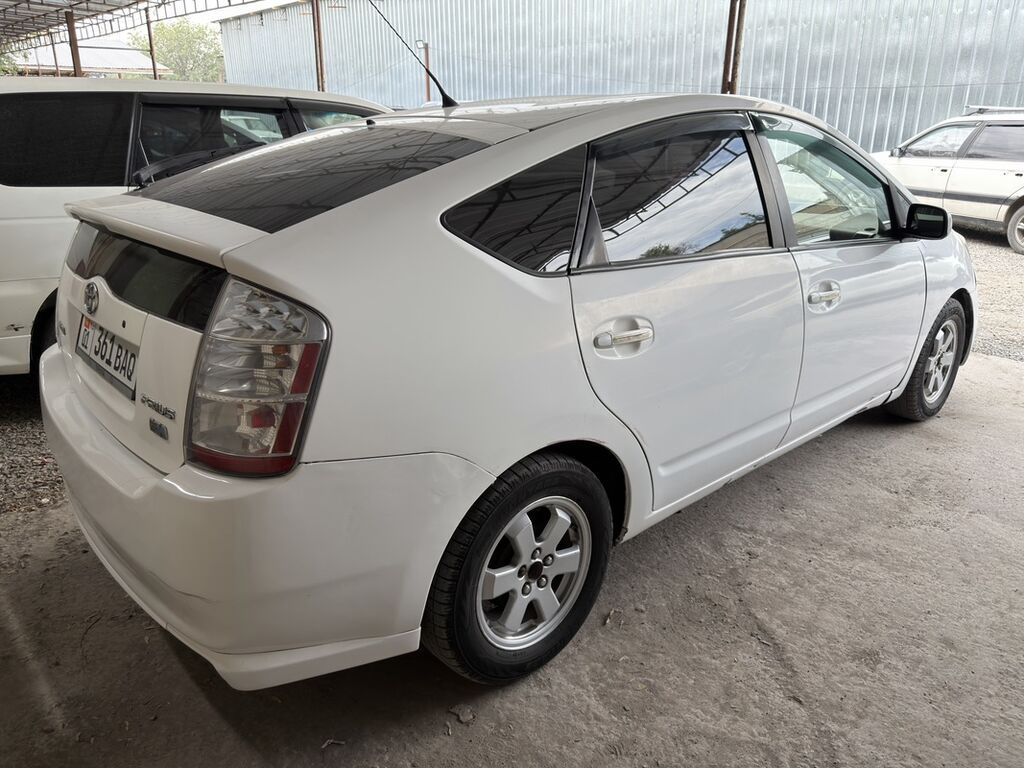 Toyota Prius: 2008 г., 1.5 л, Вариатор, Гибрид, Хэтчбэк: фото 3