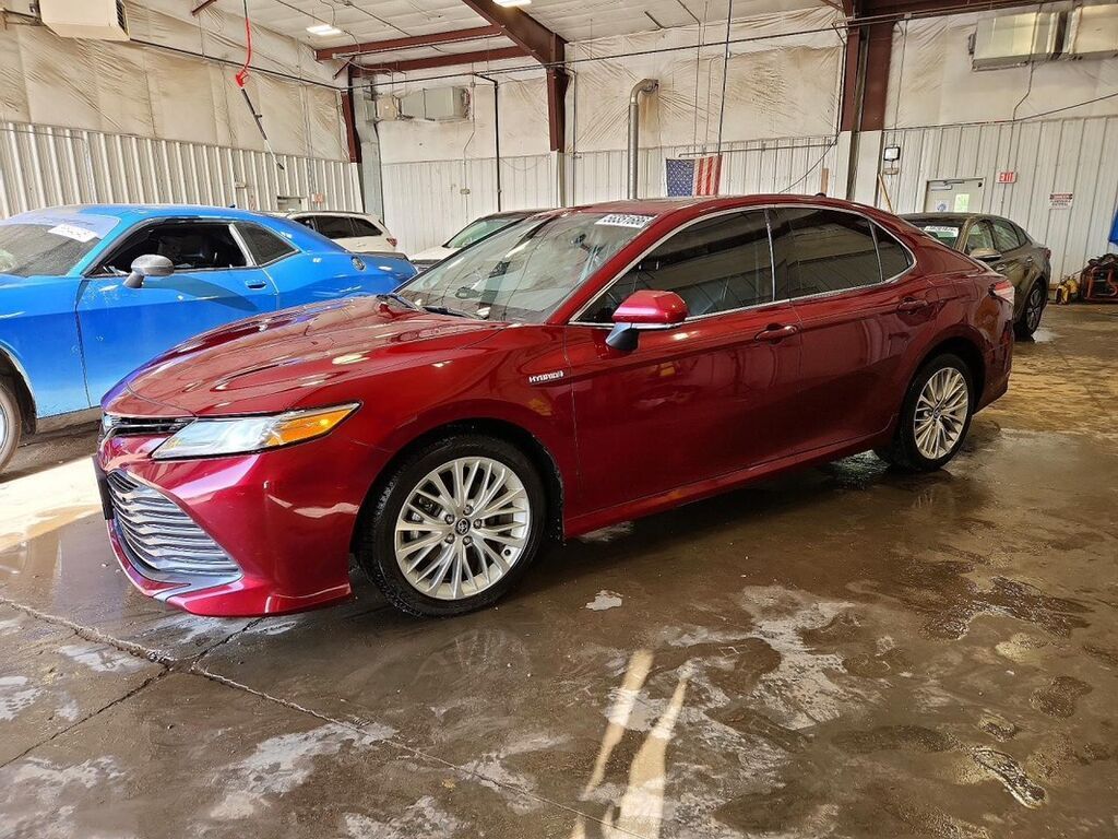 Toyota Camry: 2020 г., 2.5 л, Автомат, Гибрид, Седан: фото 1