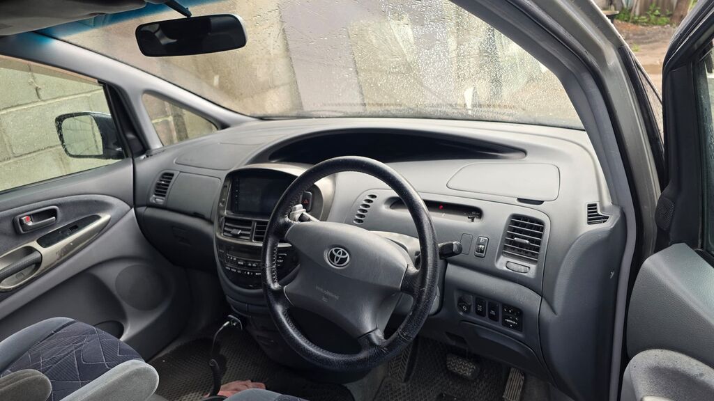 Toyota Estima: 2002 г., 2.4 л, Автомат, Газ, Минивэн: фото 3