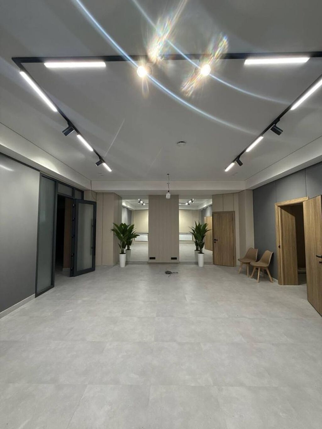 Аренда офисов, 340 м², В жилом комплексе, С отдельной кухней, С отдельным входом, С отдельным сан узлом
